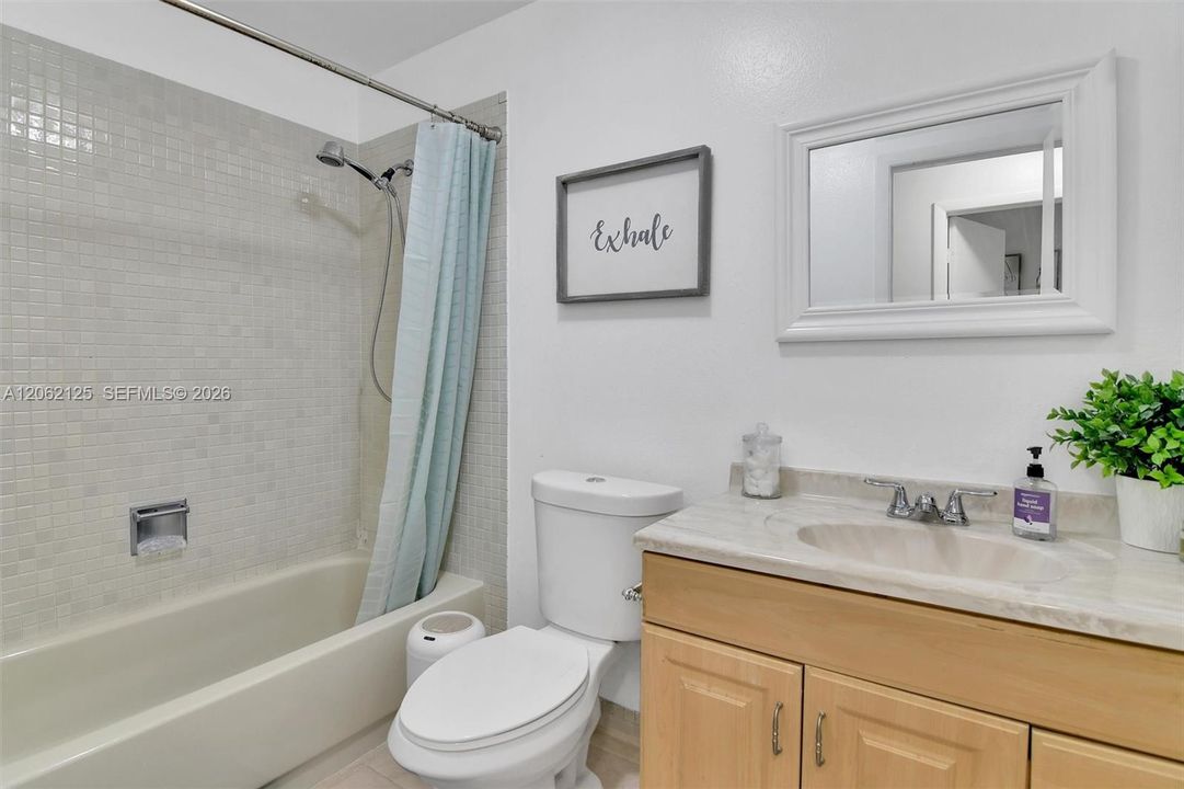 For Sale: $475,000 (2 beds, 2 baths, 1236 Square Feet)