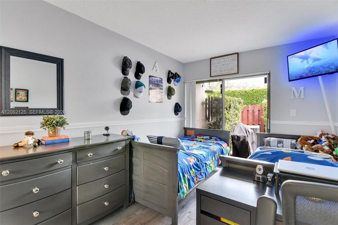 For Sale: $475,000 (2 beds, 2 baths, 1236 Square Feet)