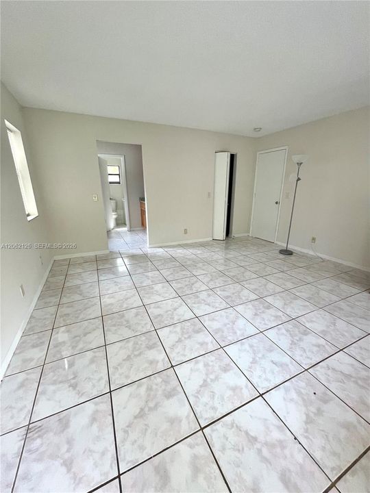 В аренду: $1,200 (0 спален, 1 ванн, 2244 Квадратных фут)