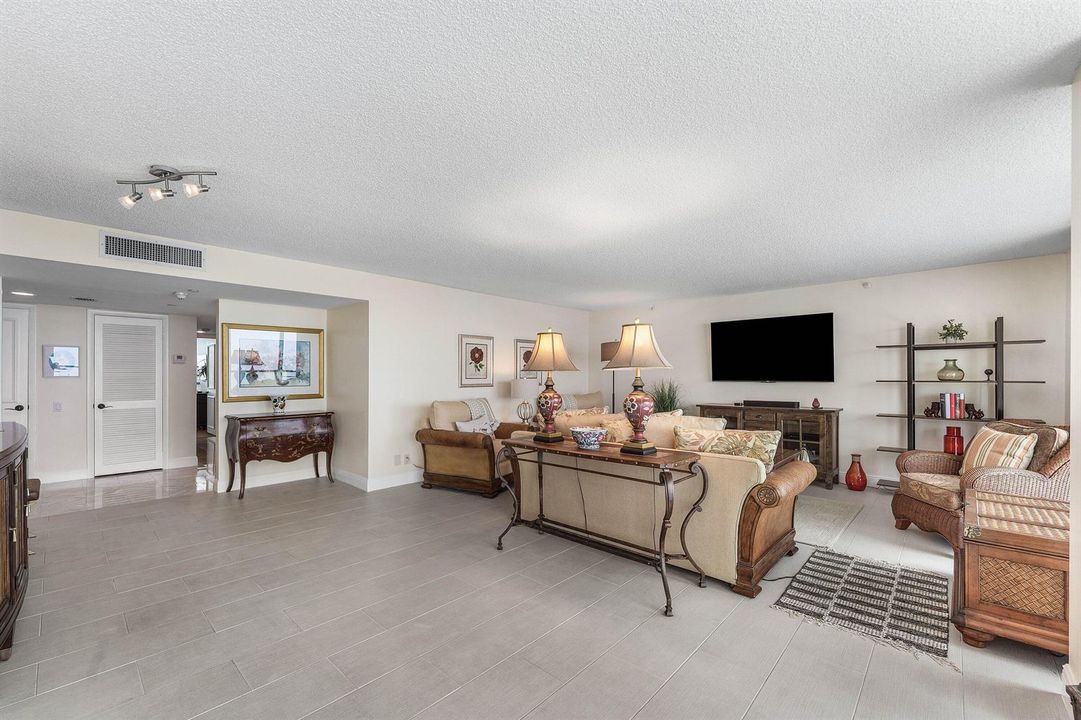 006-250SouthOceanBoulevard-8F-BocaRaton-