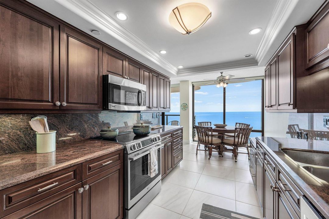 013-250SouthOceanBoulevard-8F-BocaRaton-