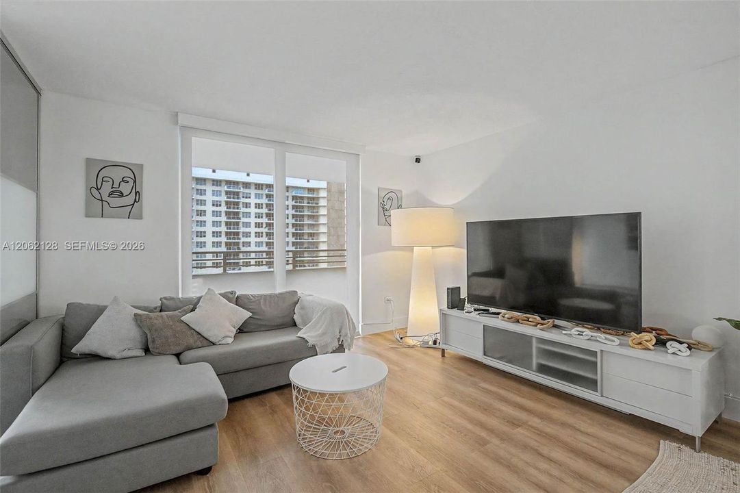 В аренду: $3,300 (2 спален, 2 ванн, 1048 Квадратных фут)