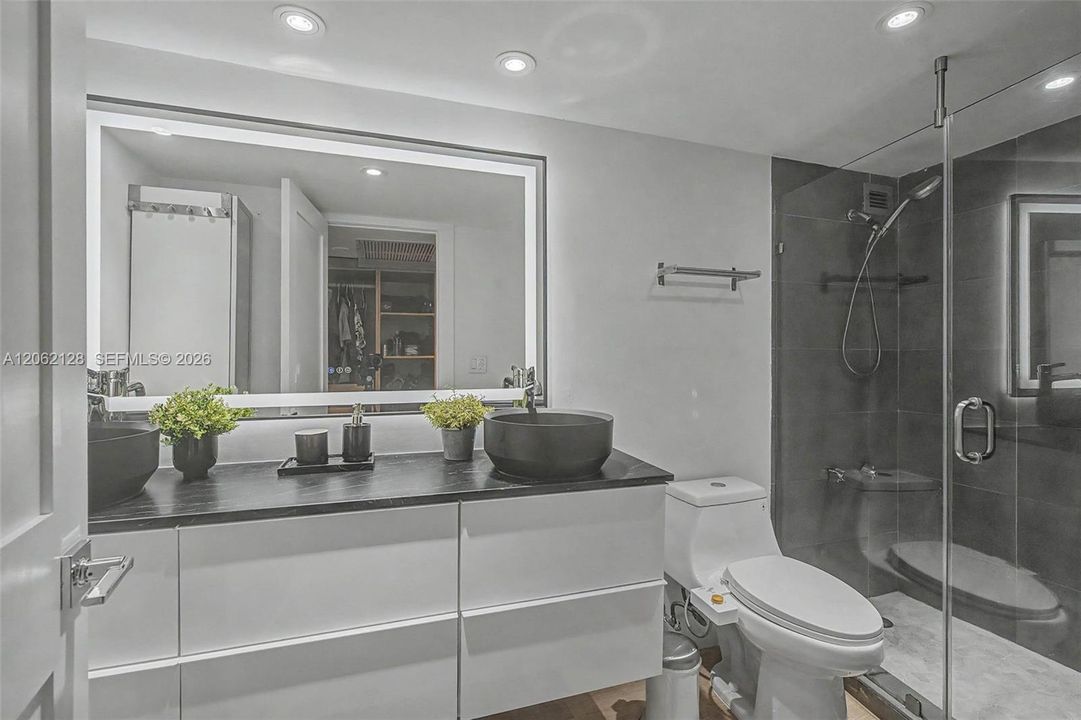 В аренду: $3,300 (2 спален, 2 ванн, 1048 Квадратных фут)