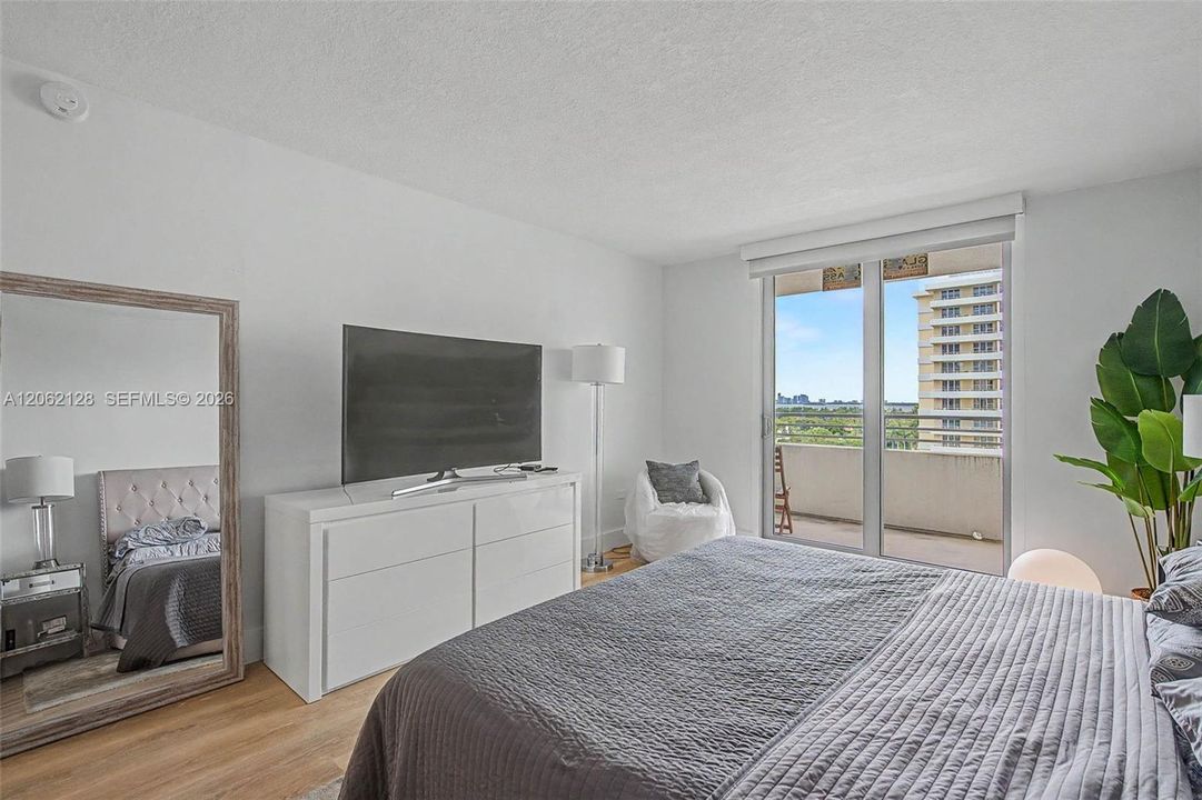 В аренду: $3,300 (2 спален, 2 ванн, 1048 Квадратных фут)