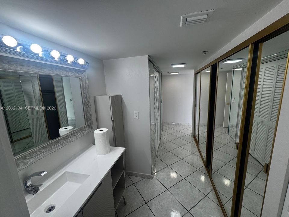 В аренду: $2,750 (2 спален, 2 ванн, 1840 Квадратных фут)