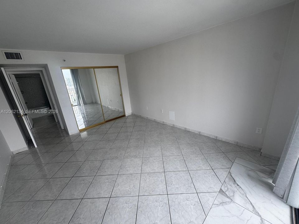 В аренду: $2,750 (2 спален, 2 ванн, 1840 Квадратных фут)