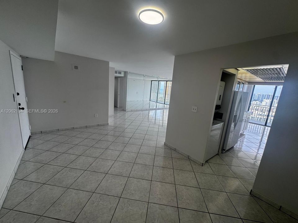 В аренду: $2,750 (2 спален, 2 ванн, 1840 Квадратных фут)