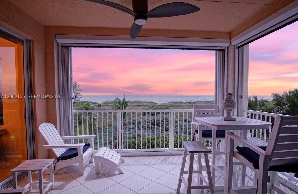 En Venta: $895,000 (3 camas, 2 baños, 1978 Pies cuadrados)