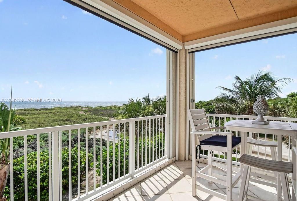 En Venta: $895,000 (3 camas, 2 baños, 1978 Pies cuadrados)