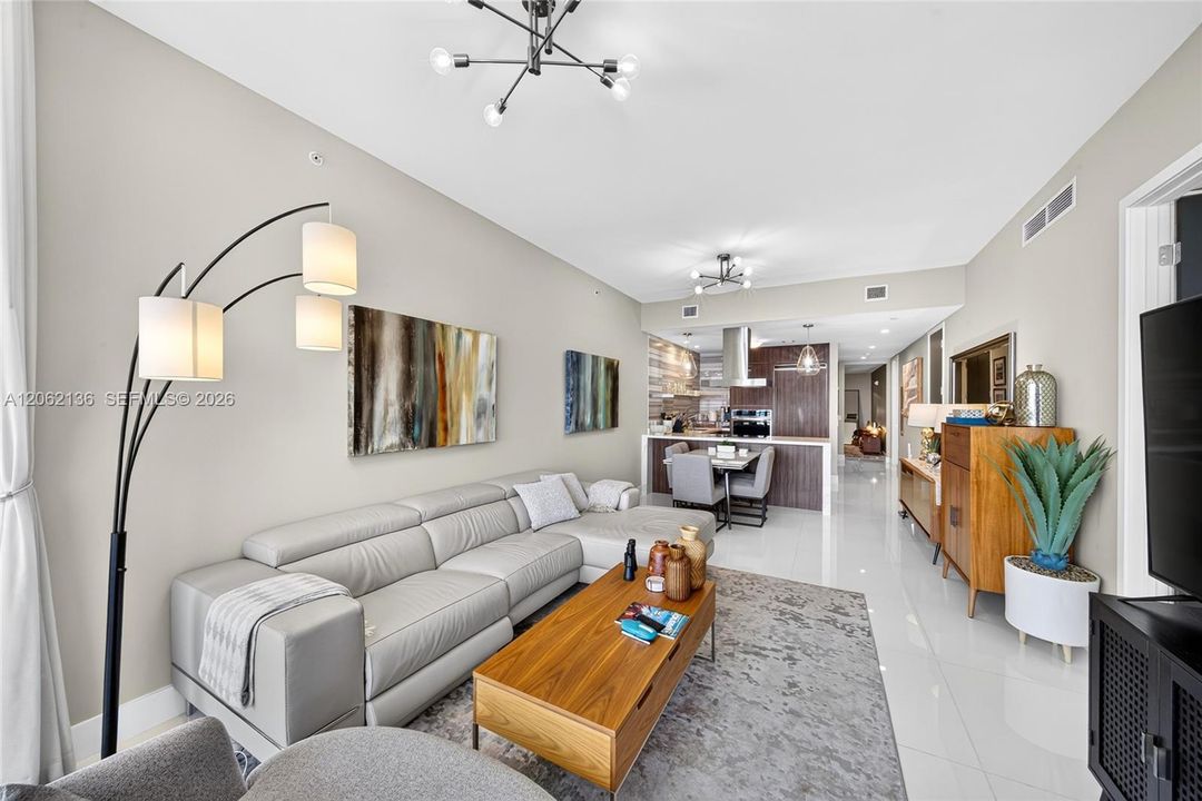 En Venta: $1,150,000 (2 camas, 2 baños, 1557 Pies cuadrados)