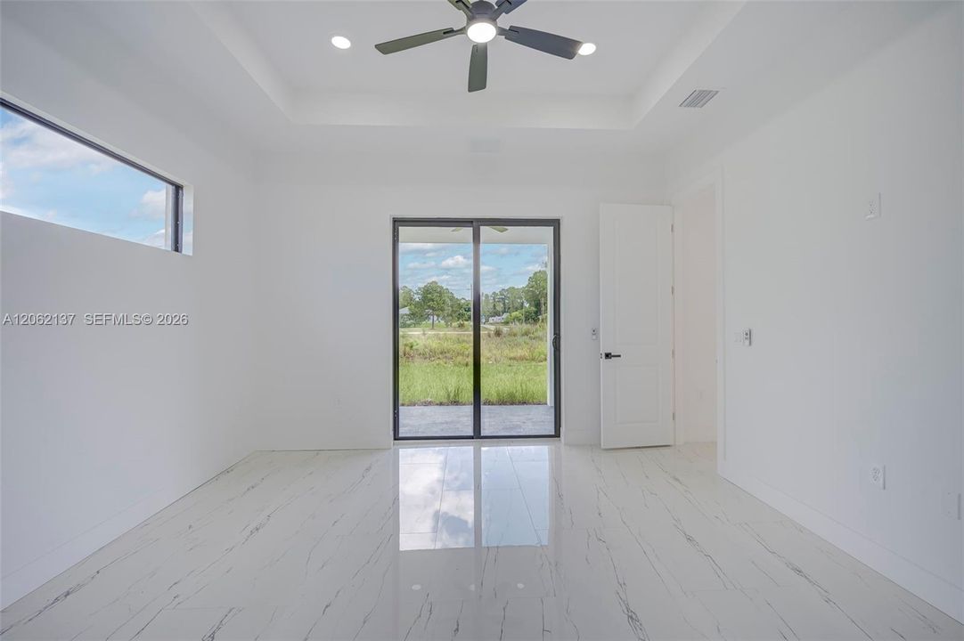 На продажу: $329,999 (3 спален, 2 ванн, 1603 Квадратных фут)