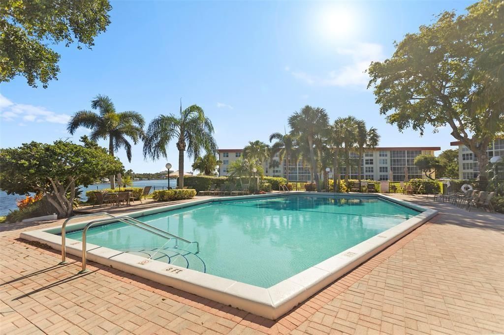 3100 pool view
