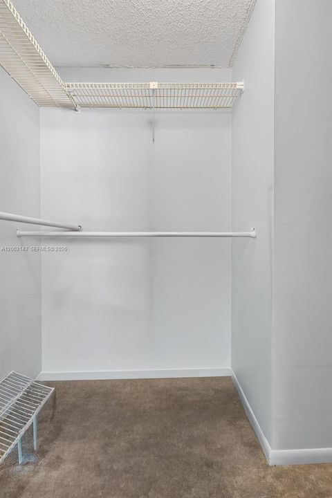 For Sale: $124,900 (2 beds, 2 baths, 1162 Square Feet)
