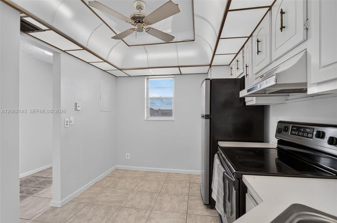 For Sale: $124,900 (2 beds, 2 baths, 1162 Square Feet)