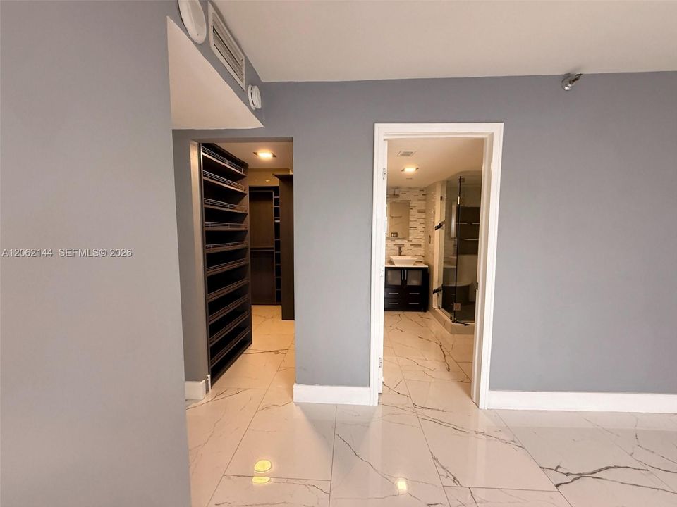 В аренду: $4,500 (3 спален, 2 ванн, 1414 Квадратных фут)