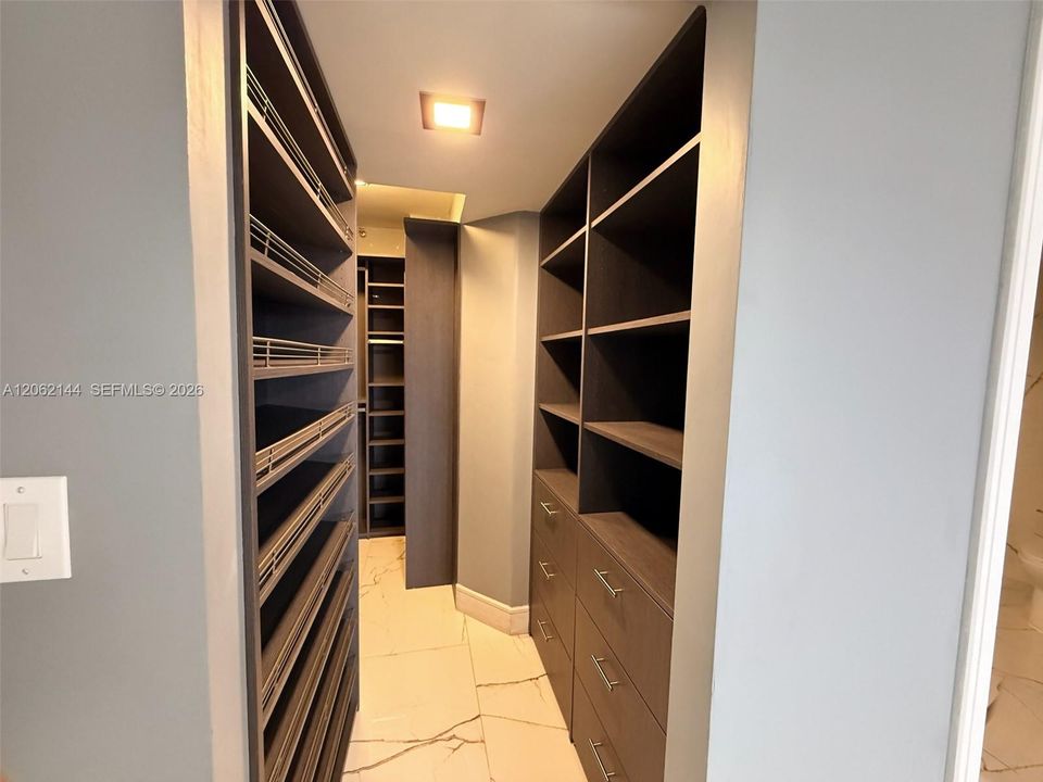 В аренду: $4,500 (3 спален, 2 ванн, 1414 Квадратных фут)