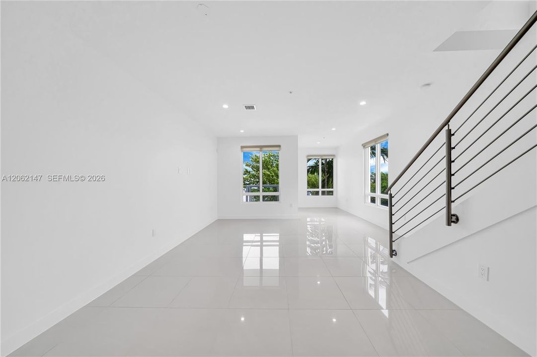 En Renta: $4,200 (3 camas, 3 baños, 1781 Pies cuadrados)