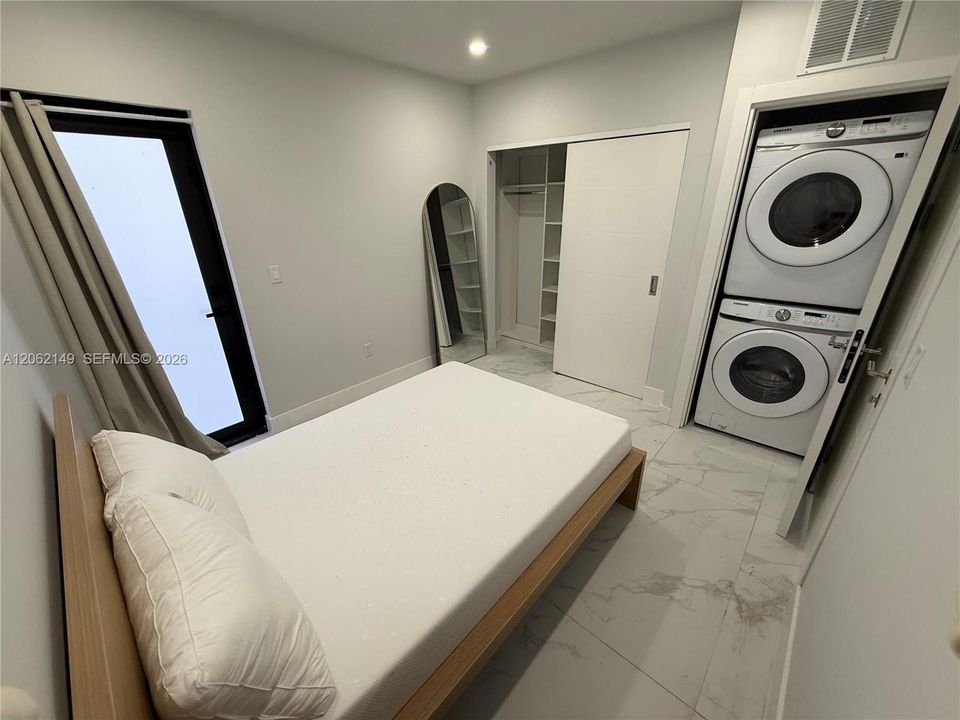 В аренду: $2,850 (1 спален, 1 ванн, 0 Квадратных фут)