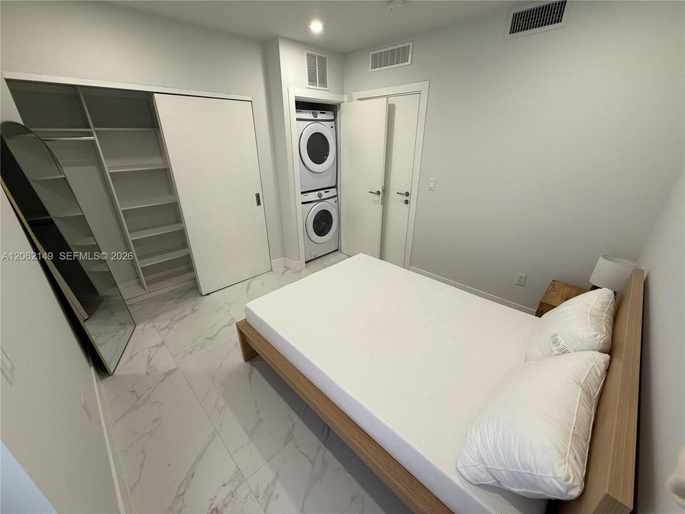 В аренду: $2,850 (1 спален, 1 ванн, 0 Квадратных фут)