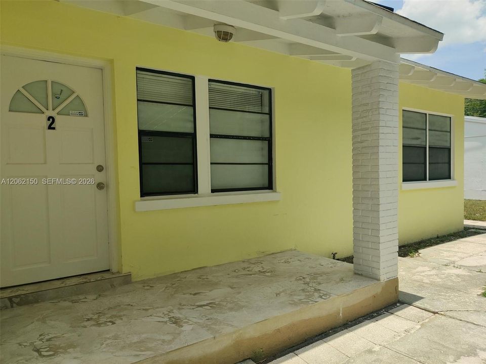 В аренду: $1,950 (2 спален, 1 ванн, 1296 Квадратных фут)
