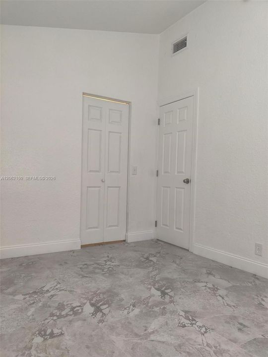 В аренду: $1,950 (2 спален, 1 ванн, 1296 Квадратных фут)
