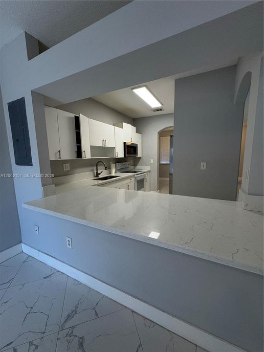 В аренду: $3,250 (3 спален, 2 ванн, 1600 Квадратных фут)
