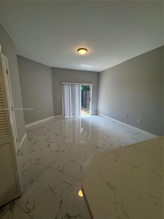 В аренду: $3,250 (3 спален, 2 ванн, 1600 Квадратных фут)