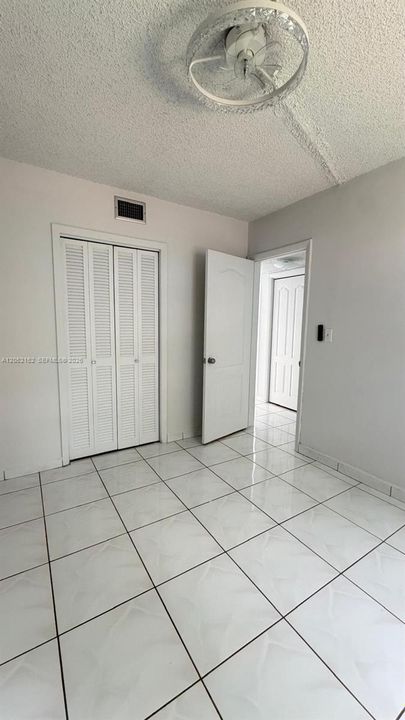 В аренду: $2,300 (2 спален, 2 ванн, 817 Квадратных фут)