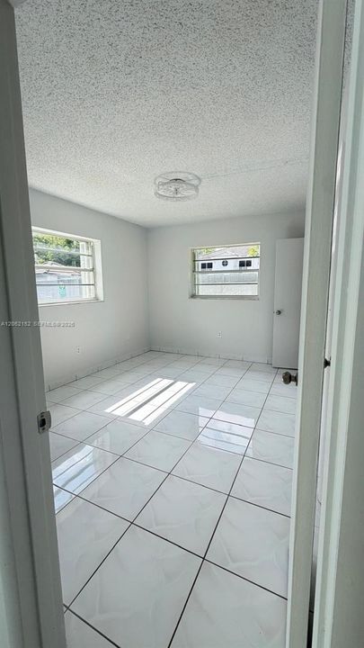 В аренду: $2,300 (2 спален, 2 ванн, 817 Квадратных фут)