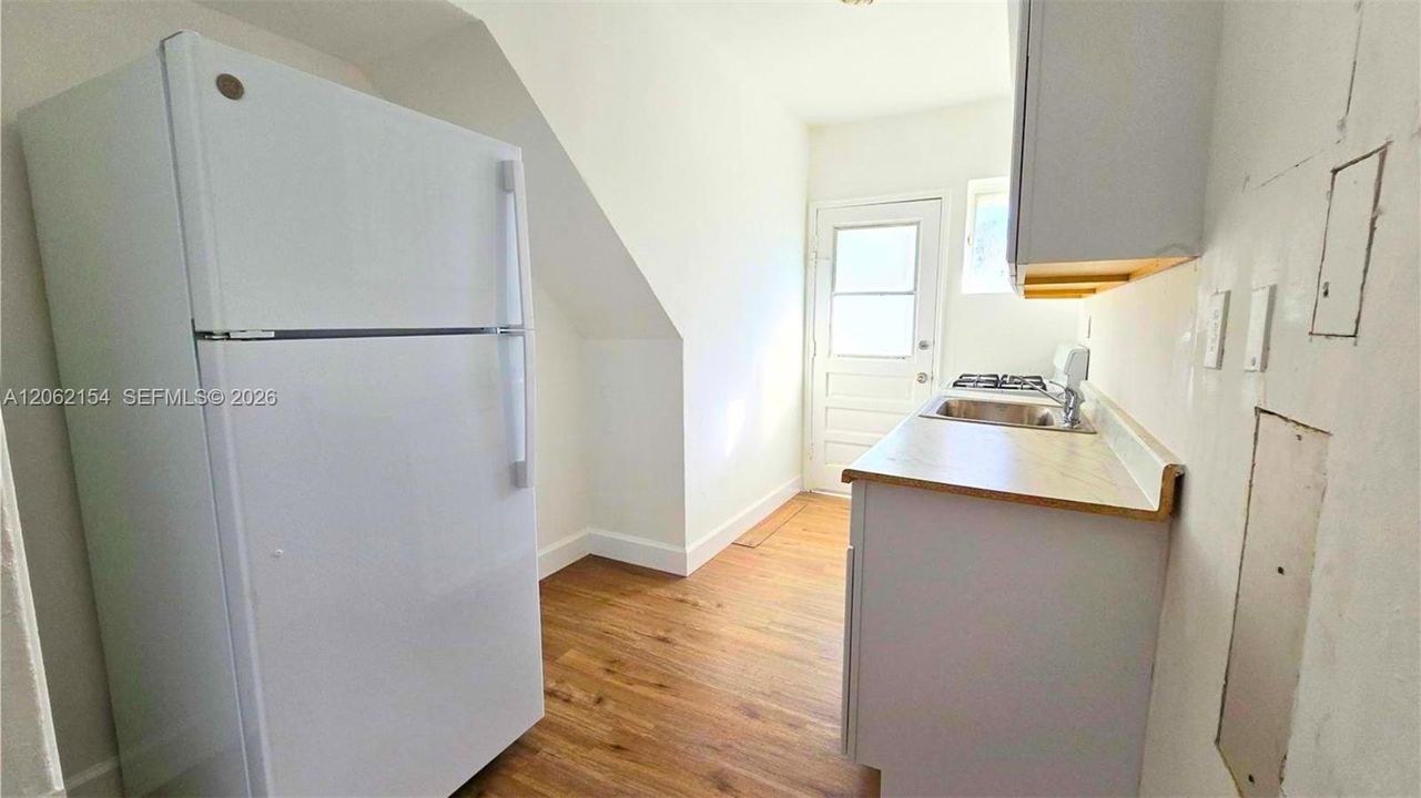 For Rent: $2,000 (1 beds, 1 baths, 592 Square Feet)