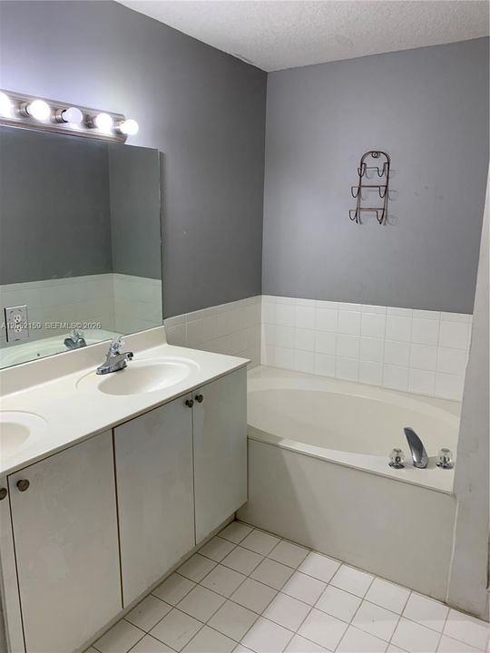 В аренду: $2,500 (2 спален, 2 ванн, 1268 Квадратных фут)