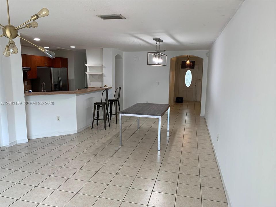 В аренду: $2,500 (2 спален, 2 ванн, 1268 Квадратных фут)