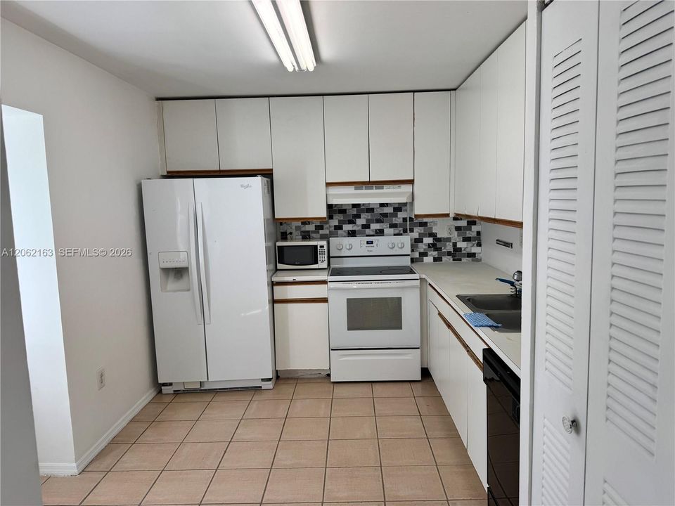 En Venta: $315,000 (2 camas, 1 baños, 738 Pies cuadrados)