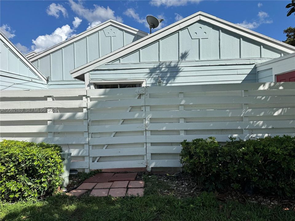 En Venta: $315,000 (2 camas, 1 baños, 738 Pies cuadrados)