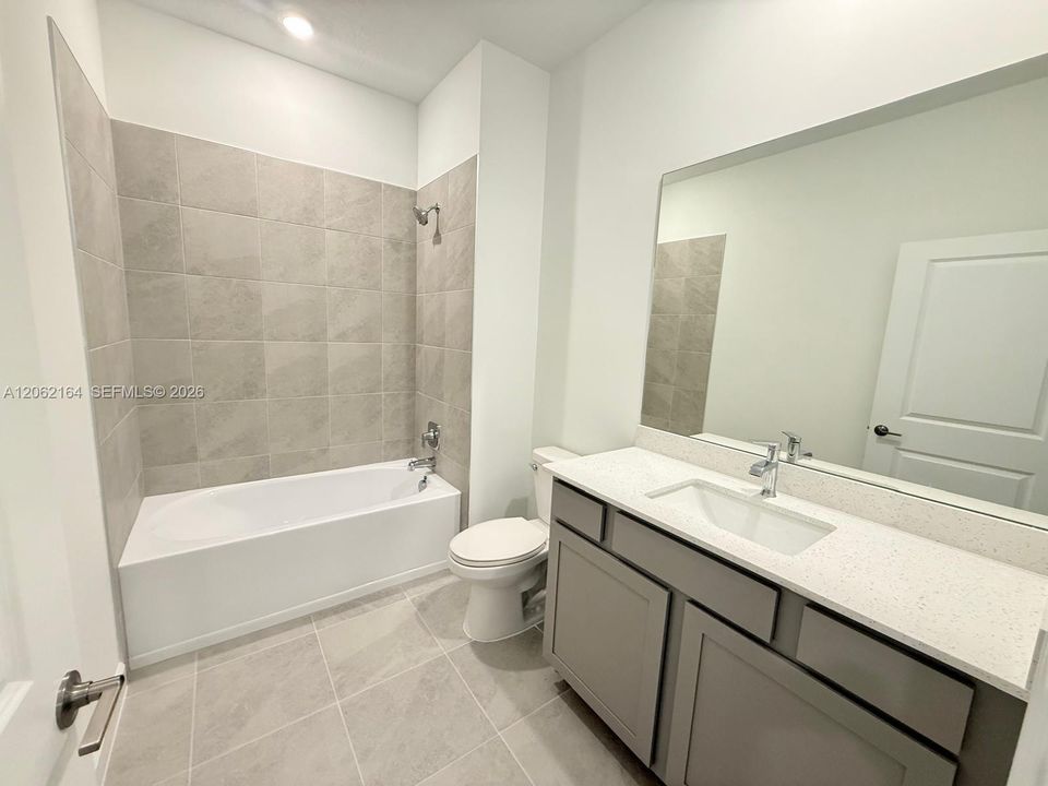В аренду: $3,350 (3 спален, 2 ванн, 1758 Квадратных фут)