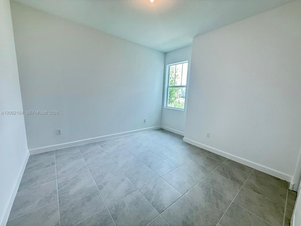 В аренду: $3,350 (3 спален, 2 ванн, 1758 Квадратных фут)