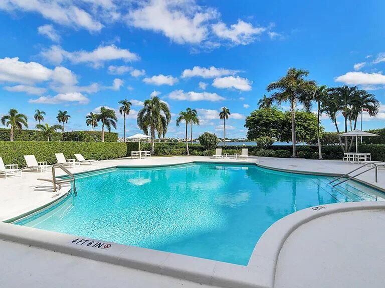 AMENITY_pool-MLS