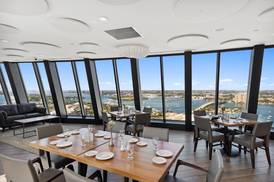 27. Marquis Lounge