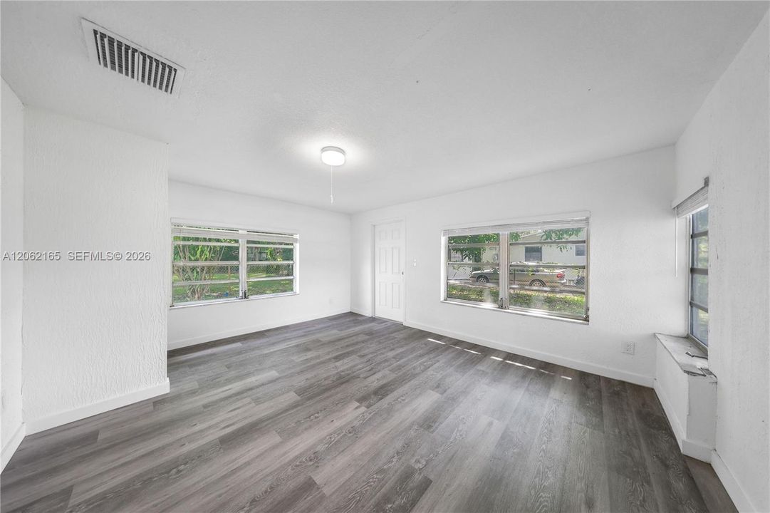 На продажу: $532,900 (4 спален, 2 ванн, 1420 Квадратных фут)