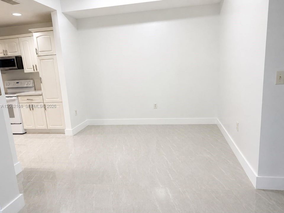 В аренду: $3,100 (2 спален, 2 ванн, 1336 Квадратных фут)