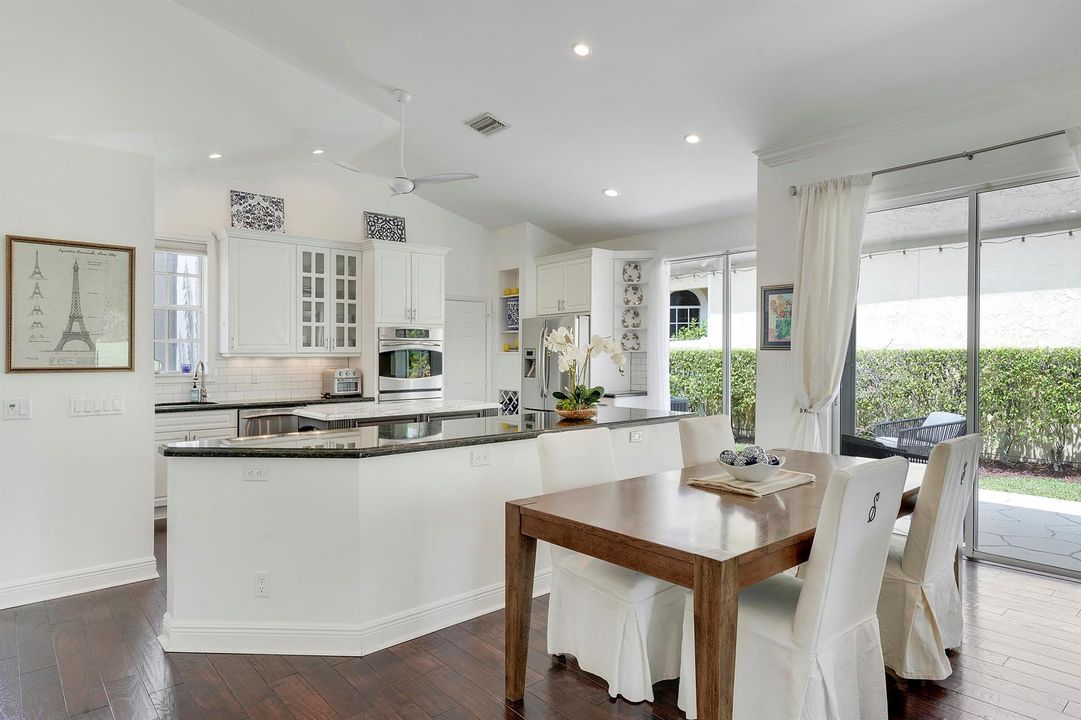 Dining & Kitchen Space