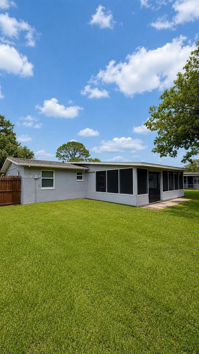En Venta: $245,000 (3 camas, 1 baños, 800 Pies cuadrados)