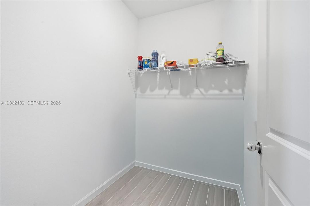 На продажу: $299,900 (3 спален, 2 ванн, 0 Квадратных фут)