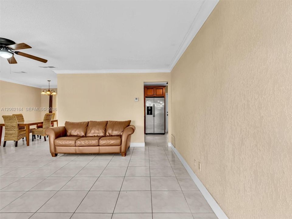 На продажу: $335,000 (2 спален, 2 ванн, 1257 Квадратных фут)
