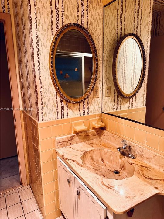 2nd Bathroom