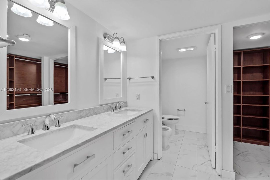 Primary bath with storage