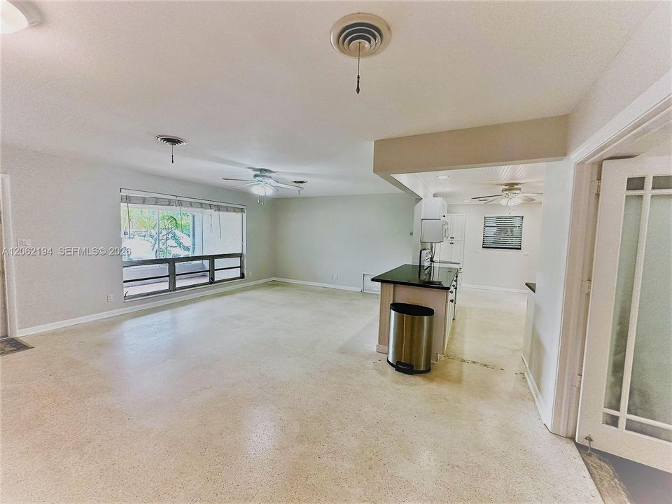 Recently Rented: $3,900 (3 beds, 2 baths, 1515 Square Feet)