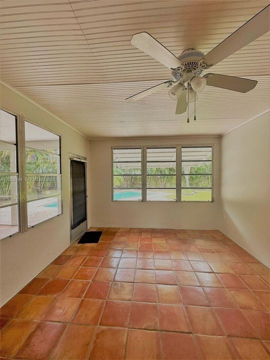 Recently Rented: $3,900 (3 beds, 2 baths, 1515 Square Feet)
