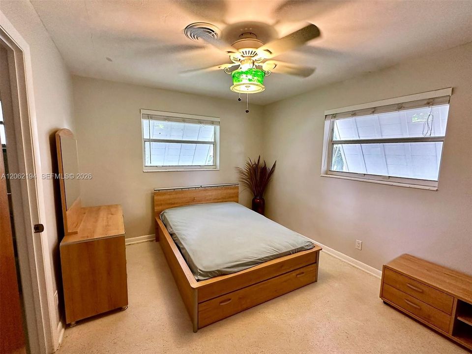 Recently Rented: $3,900 (3 beds, 2 baths, 1515 Square Feet)