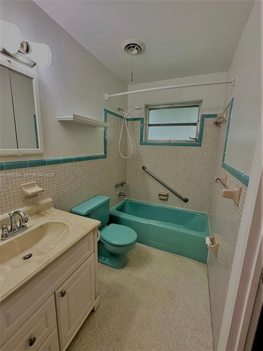 Recently Rented: $3,900 (3 beds, 2 baths, 1515 Square Feet)